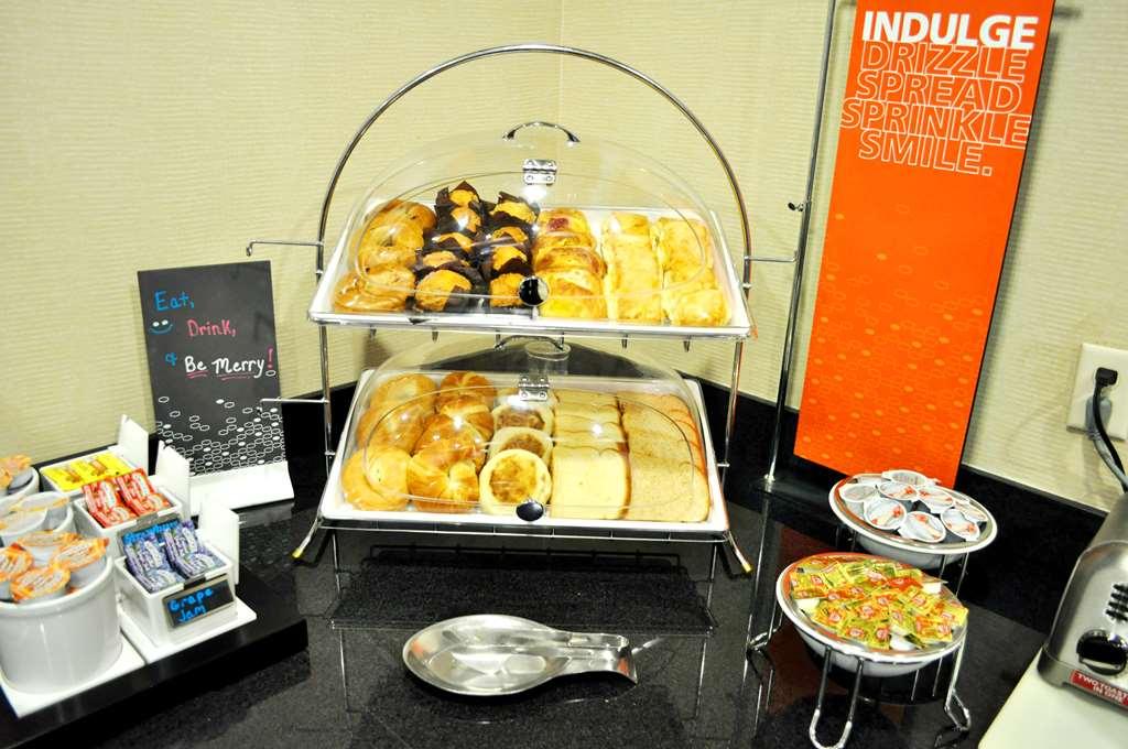 Hampton Inn & Suites Bay City Nhà hàng bức ảnh
